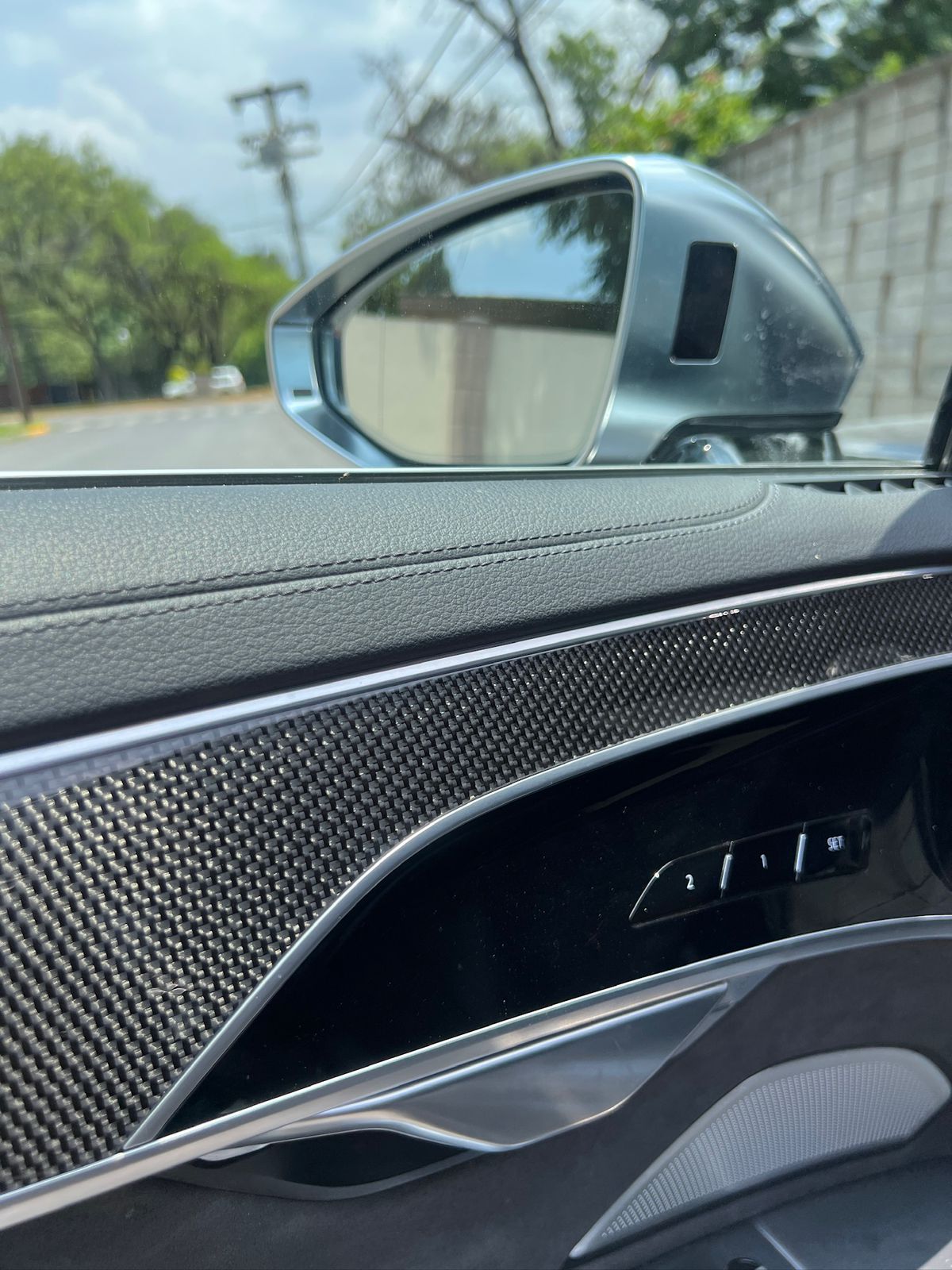 AUDI S8 2023