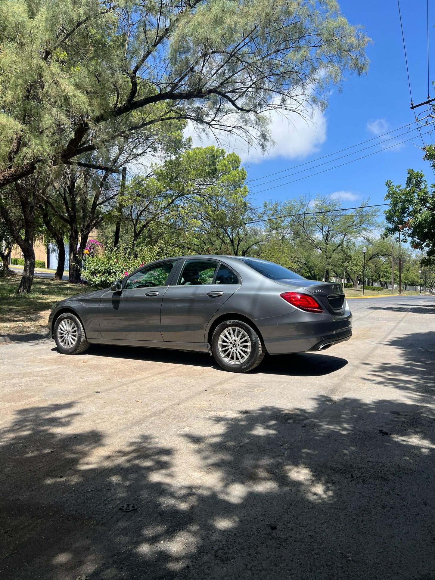MERCEDES BENZ C200 2020