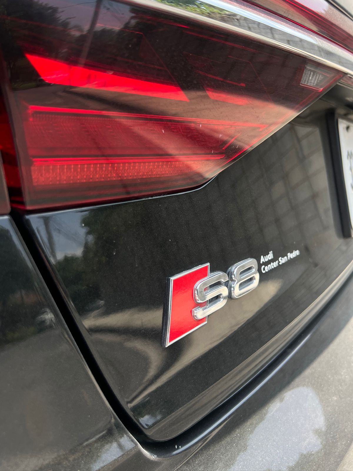 AUDI S8 2023