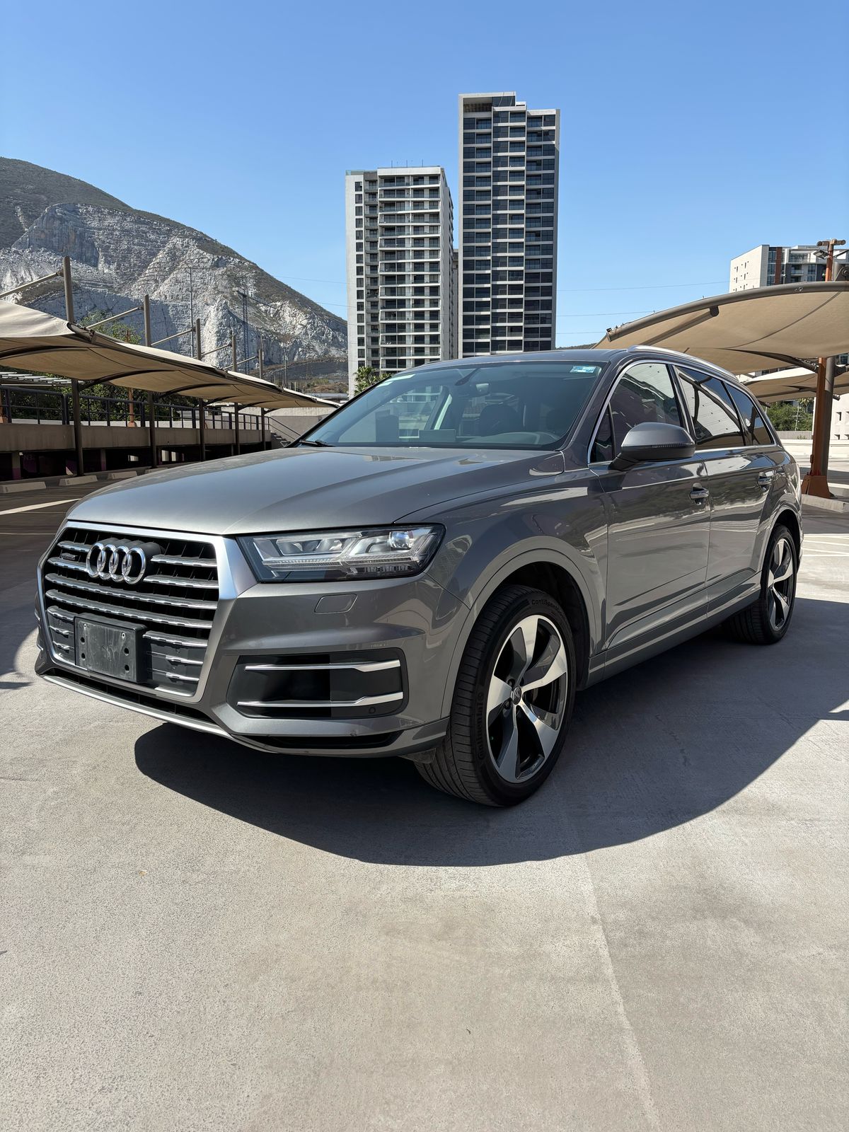 AUDI Q7 ELITE