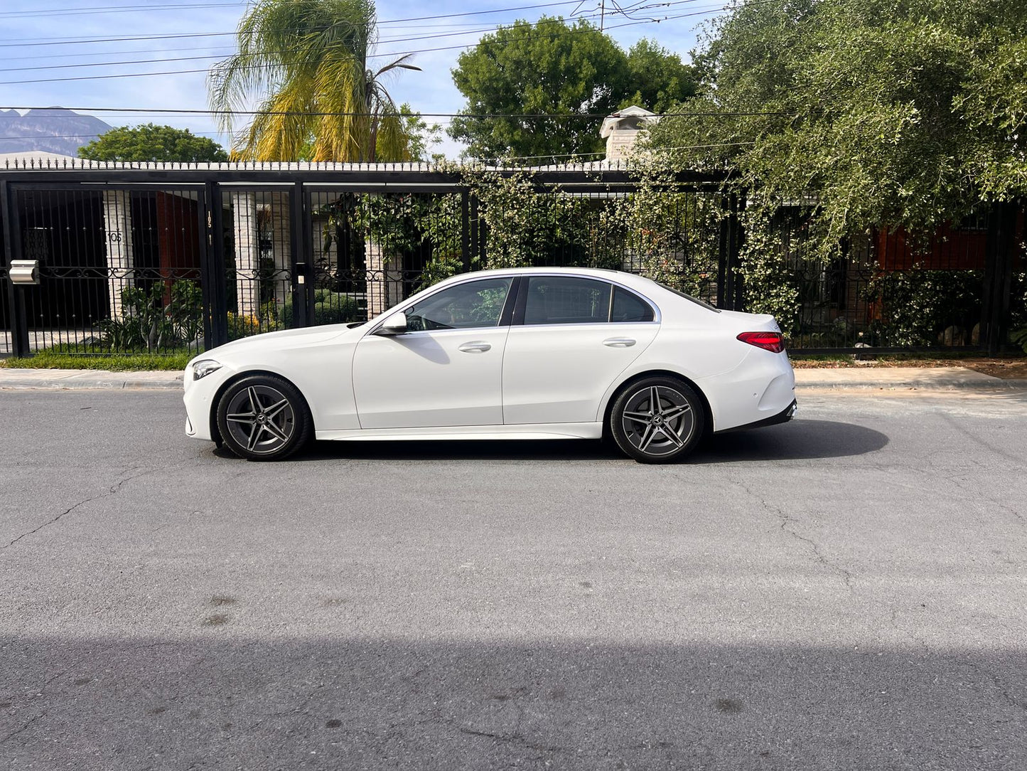 COSTADO MERCEDES BENZ C200 SPORT AMG 2022