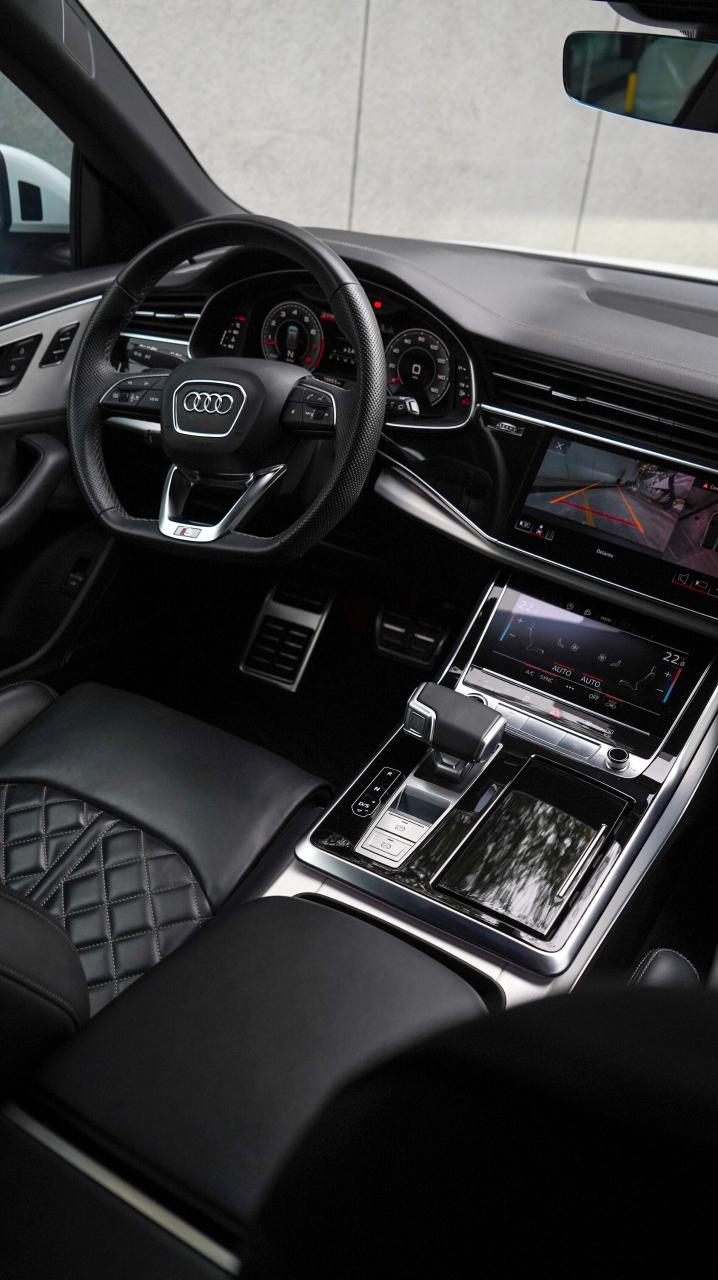 Audi Q8 S line 2025