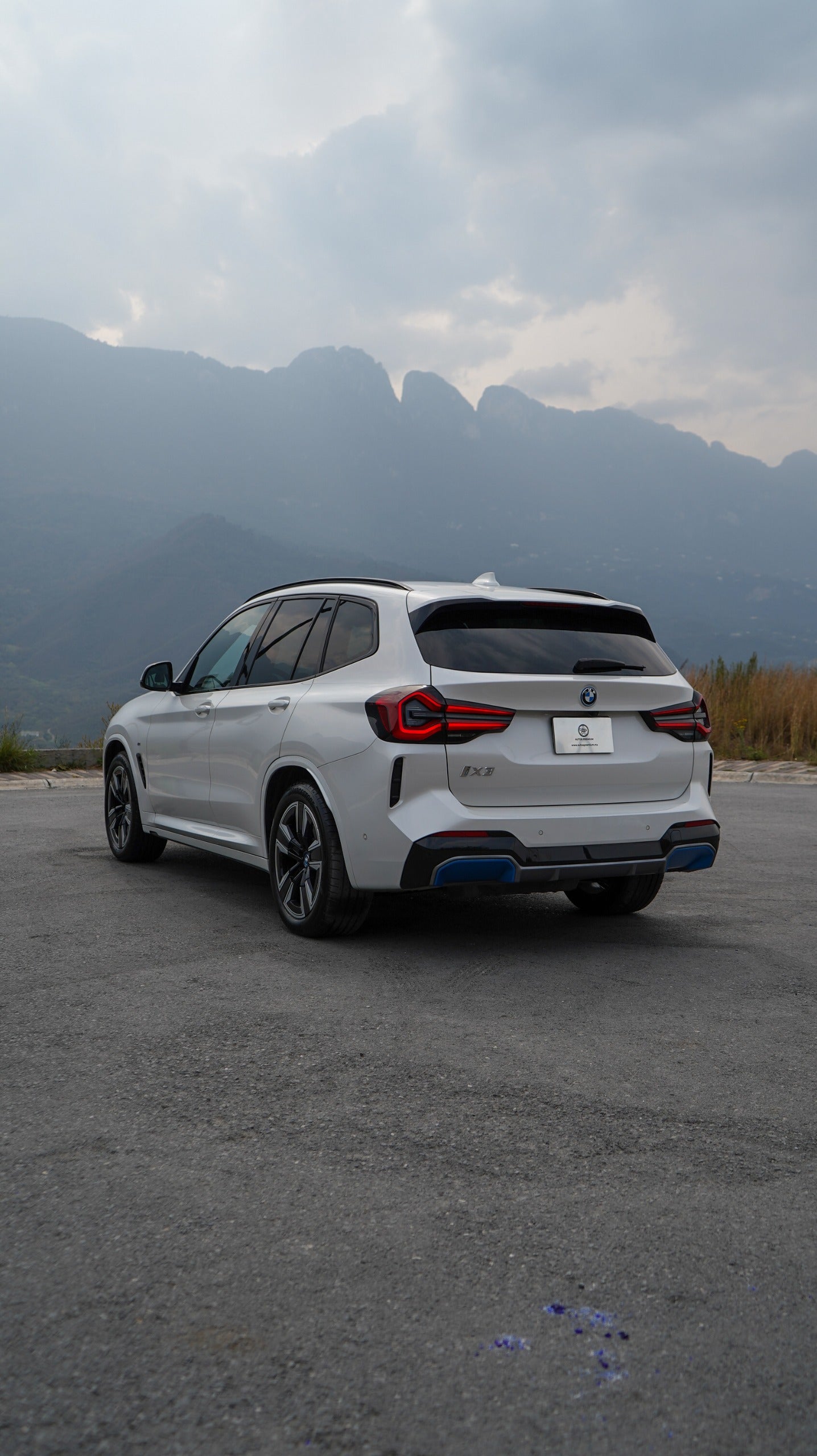 BMW iX3 2023