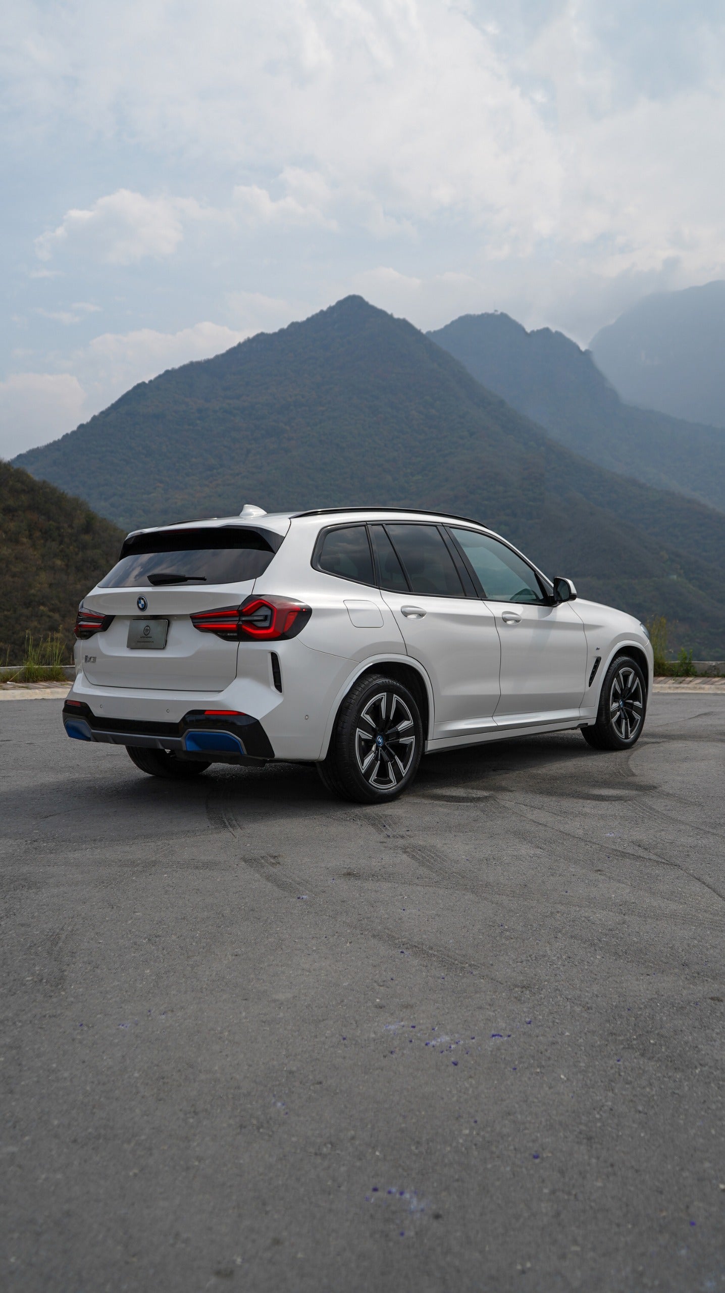 BMW iX3 2023