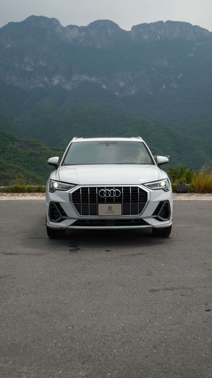 Audi Q3 SUV S line 2021