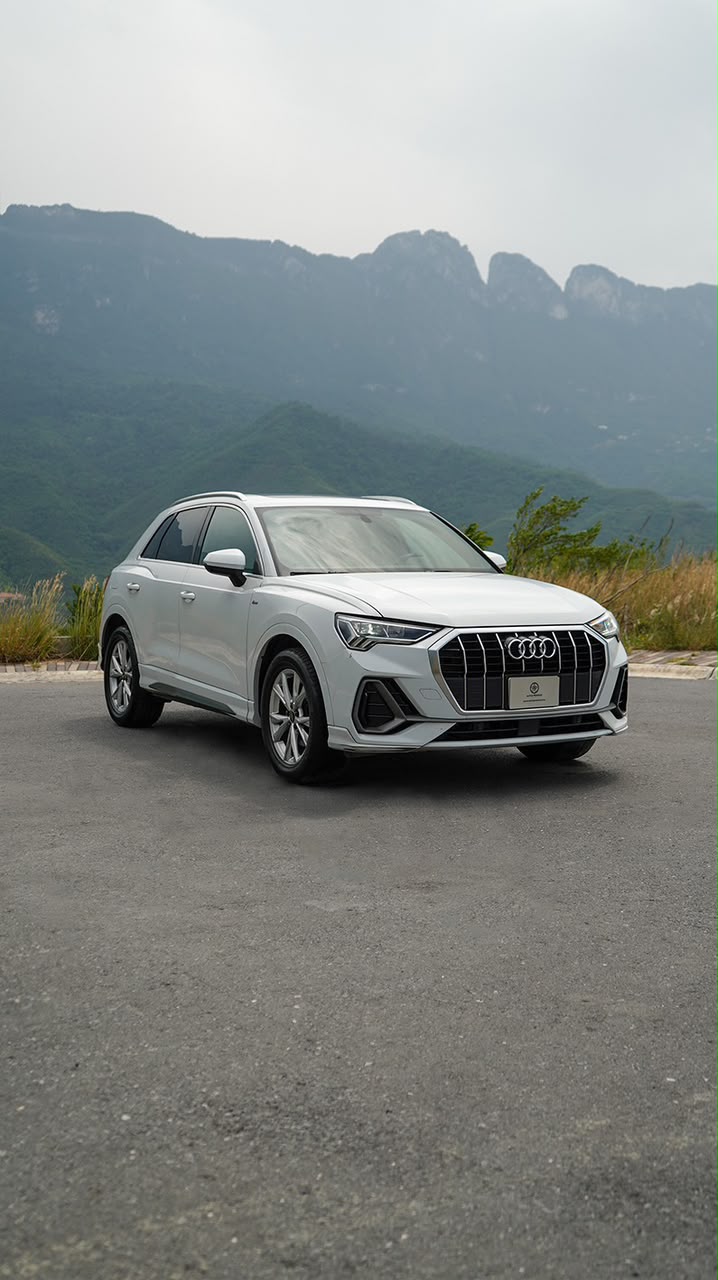 Audi Q3 SUV S line 2021