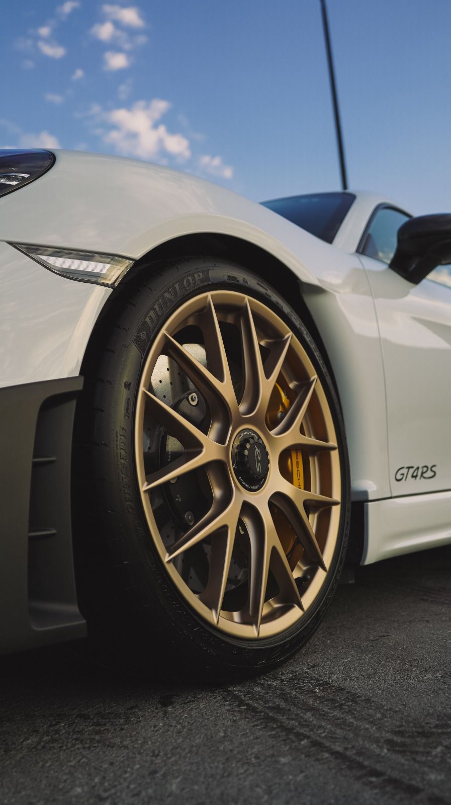 Porsche 718 Cayman GT4 RS 2025
