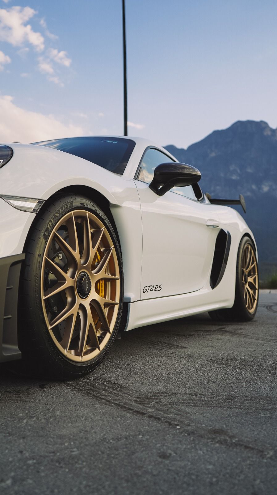 Porsche 718 Cayman GT4 RS 2025