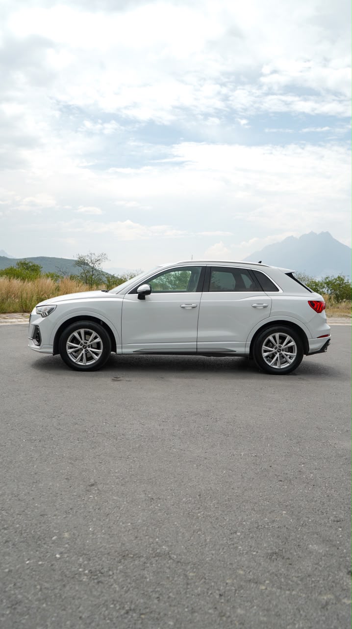 Audi Q3 SUV S line 2021