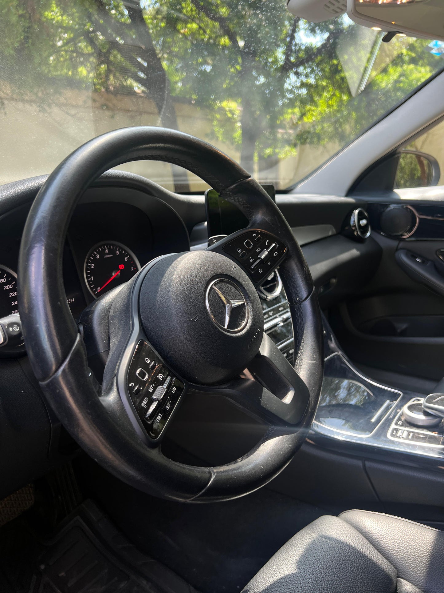 MERCEDES BENZ C200 2020