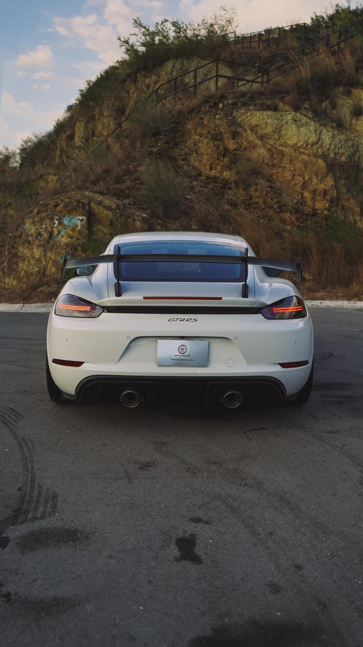 Porsche 718 Cayman GT4 RS 2025