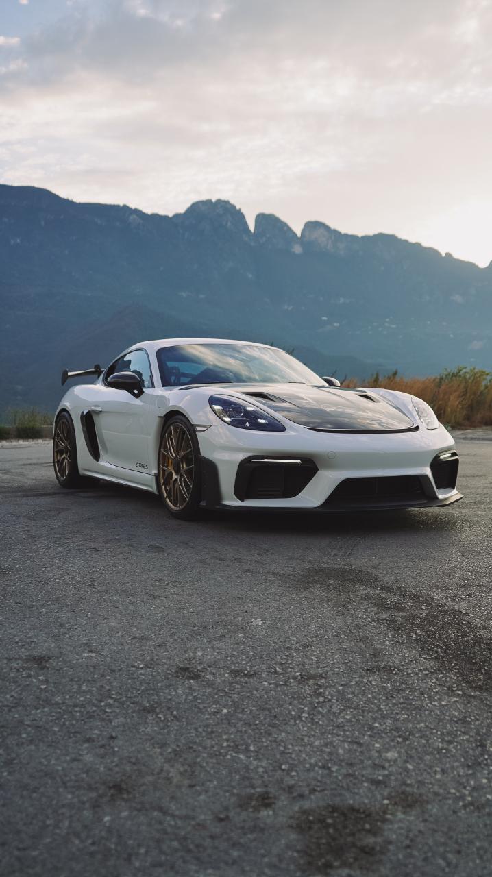 Porsche 718 Cayman GT4 RS 2025