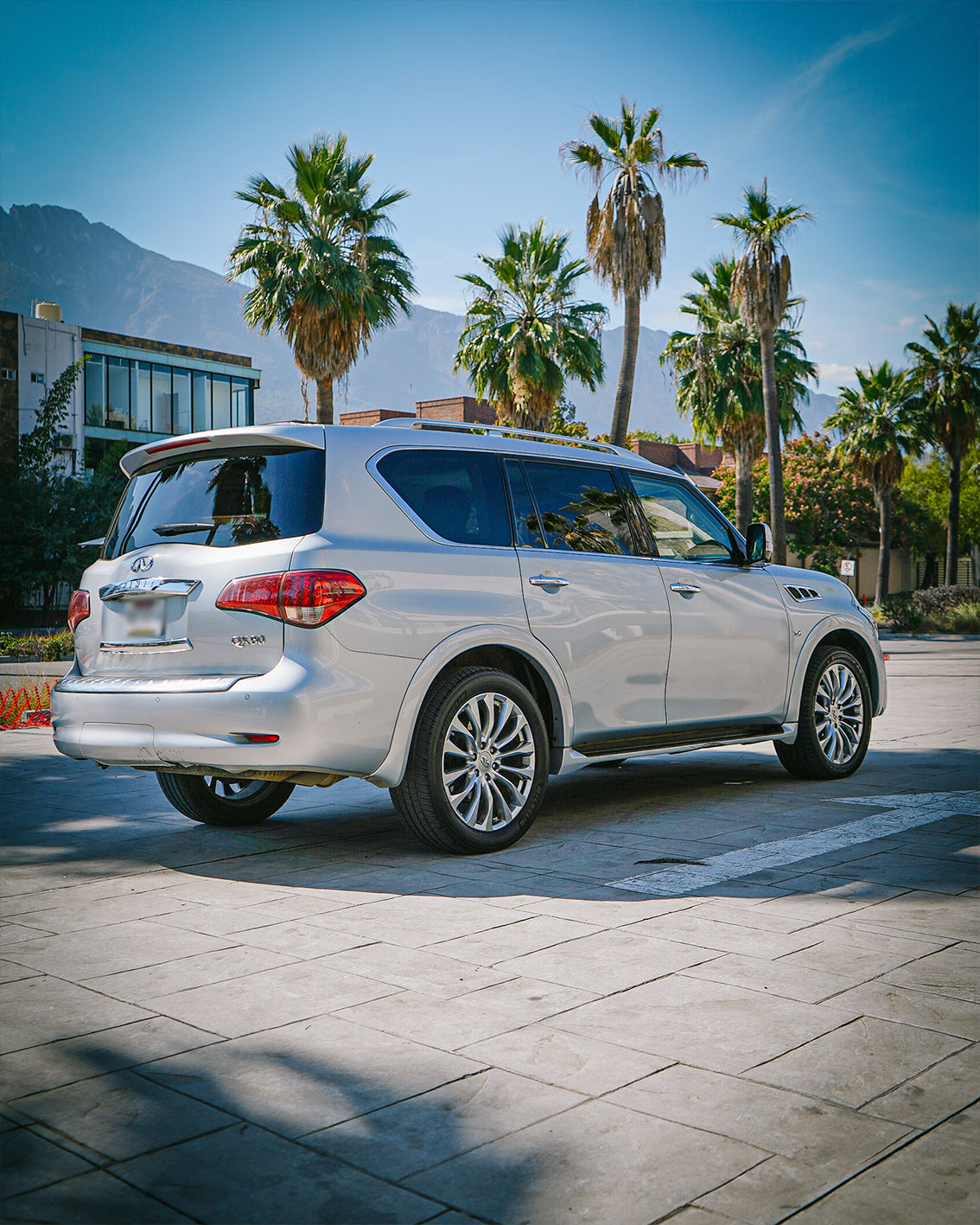 INFINITI QX80 2017