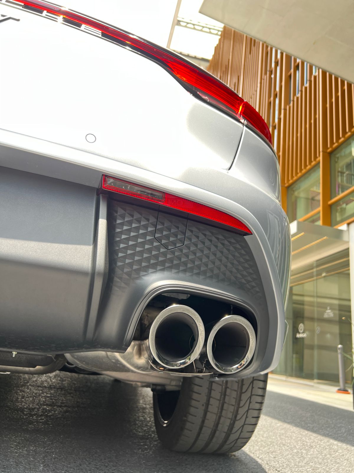 PORSCHE MACAN T 2025