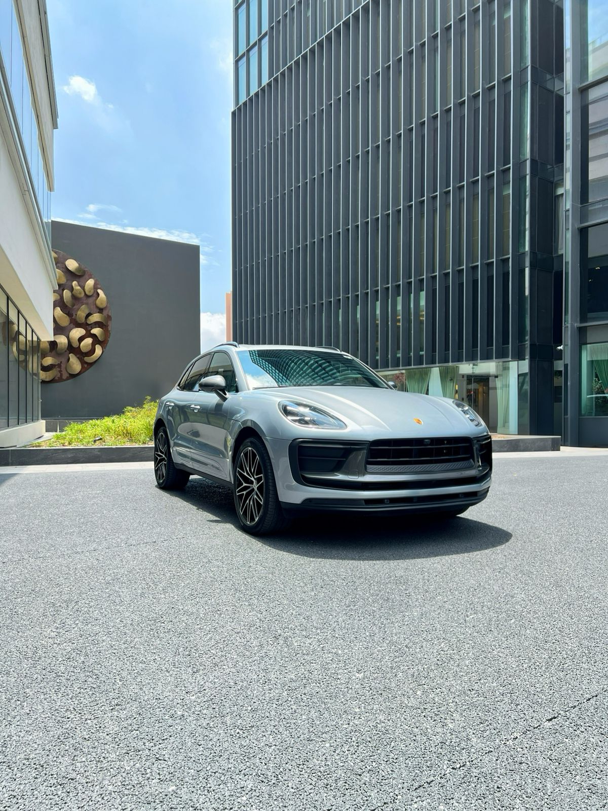PORSCHE MACAN T 2025