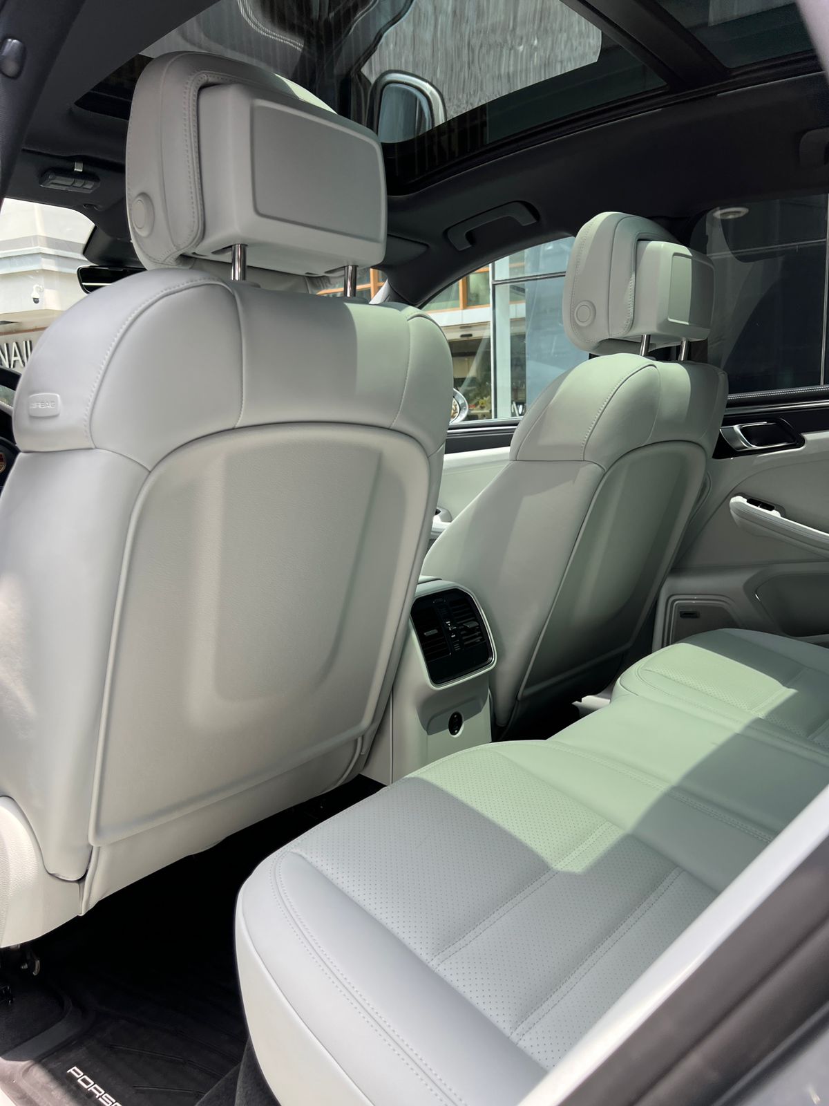 PORSCHE MACAN T 2025