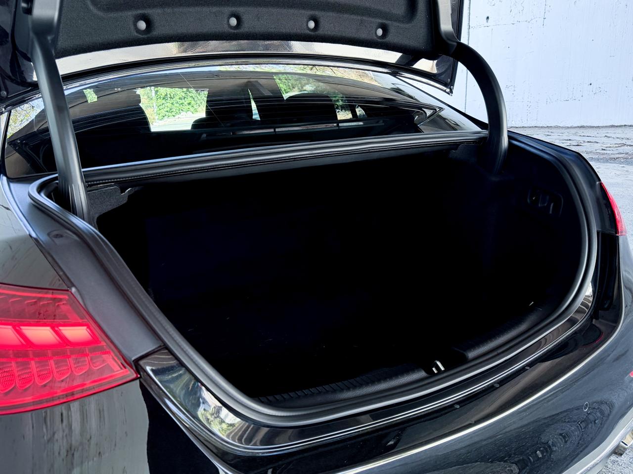 Mercedes Benz C200 2025