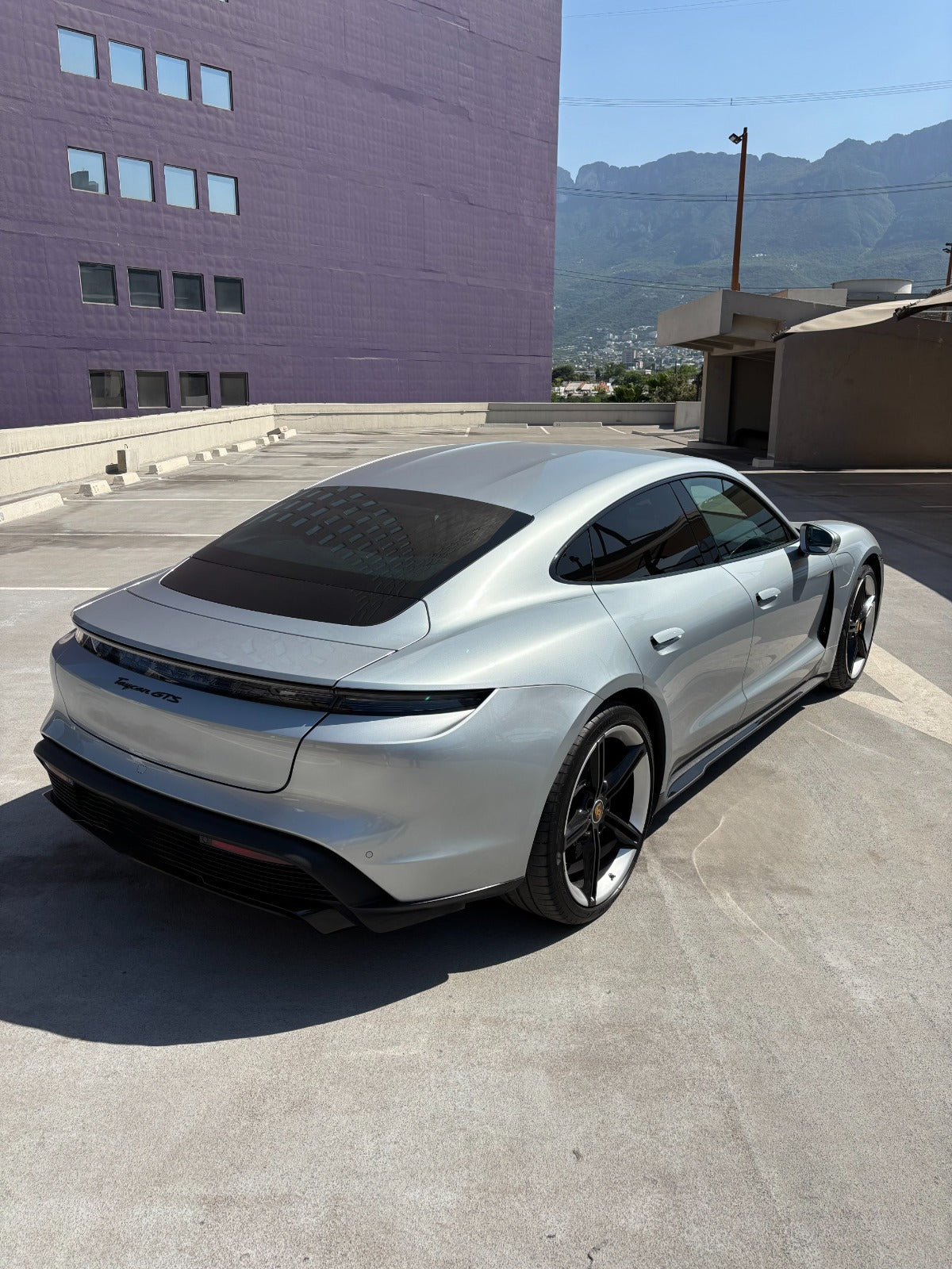 PORSCHE TAYCAN GTS 2022