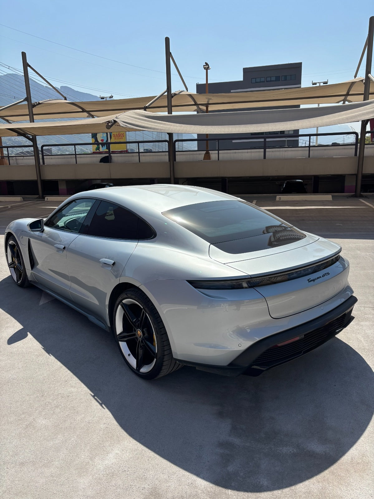 PORSCHE TAYCAN GTS 2022