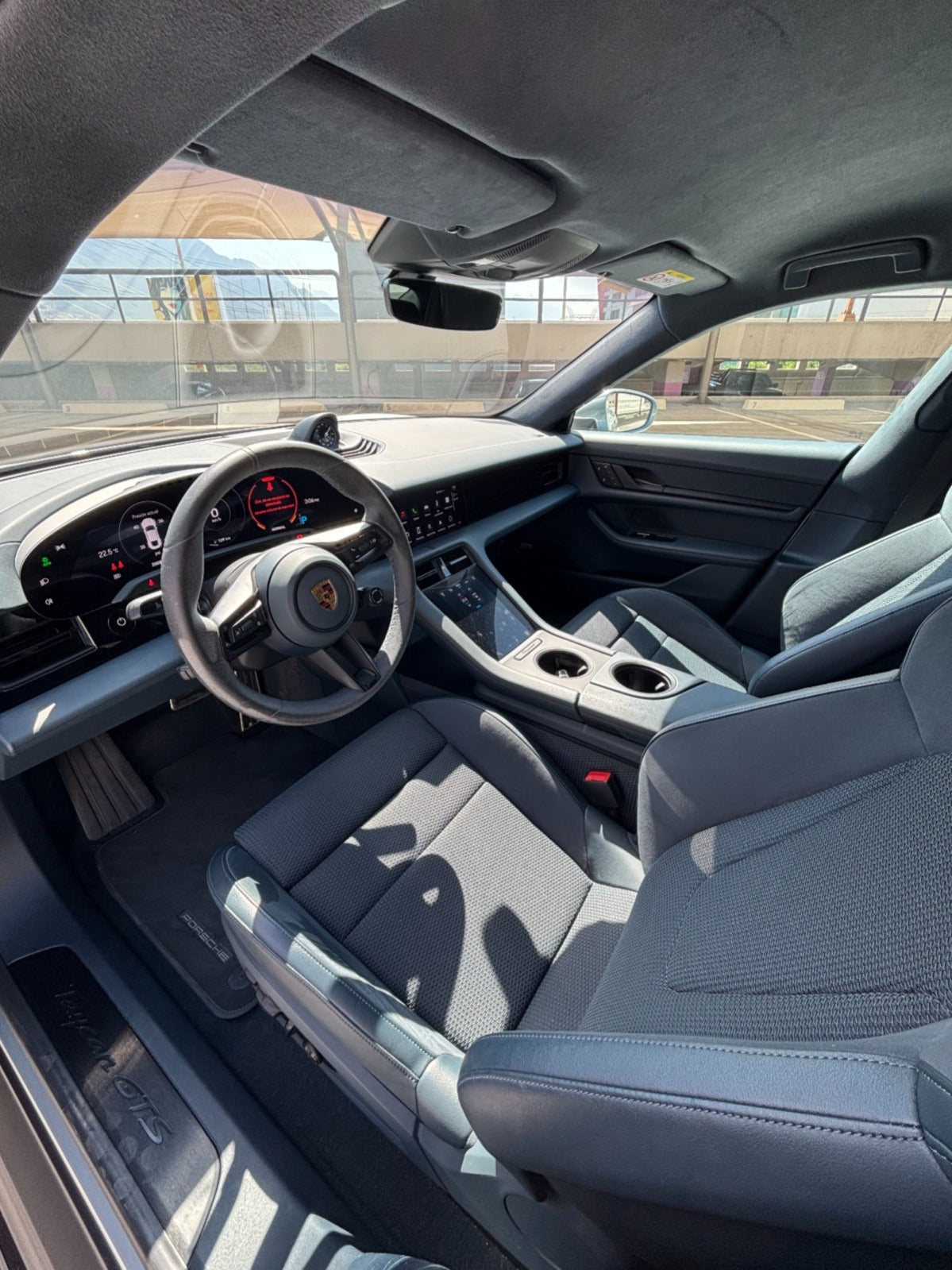 PORSCHE TAYCAN GTS 2022