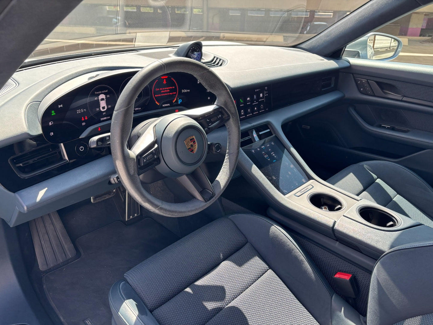 PORSCHE TAYCAN GTS 2022