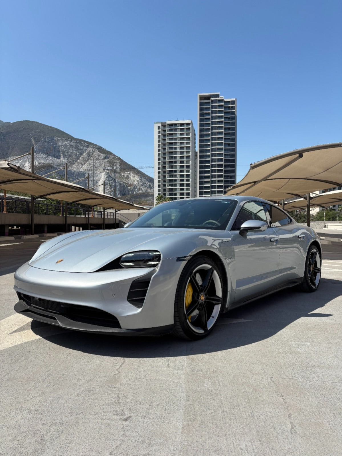 PORSCHE TAYCAN GTS 2022