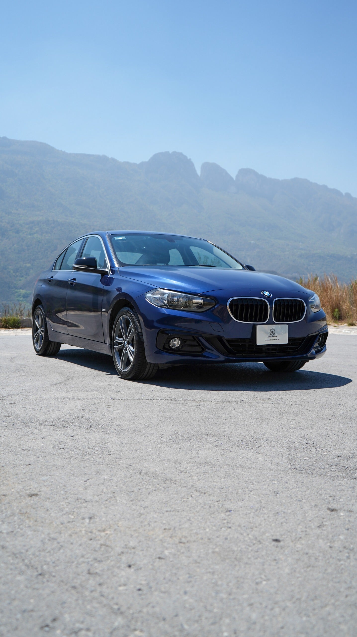 BMW Serie 1 Sedán 118i 2019