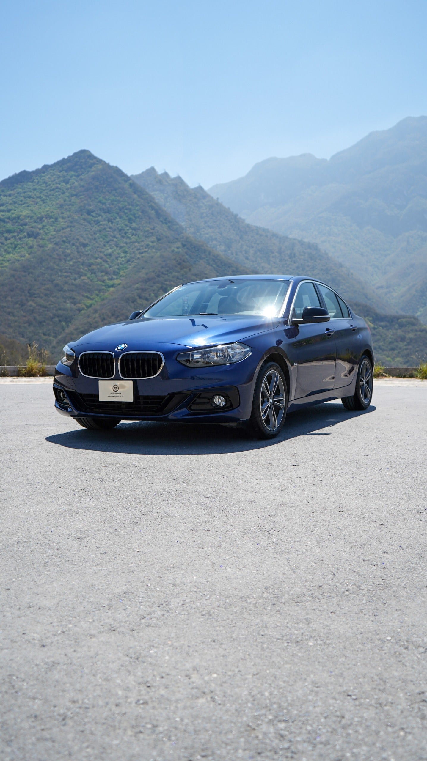 BMW Serie 1 Sedán 118i 2019