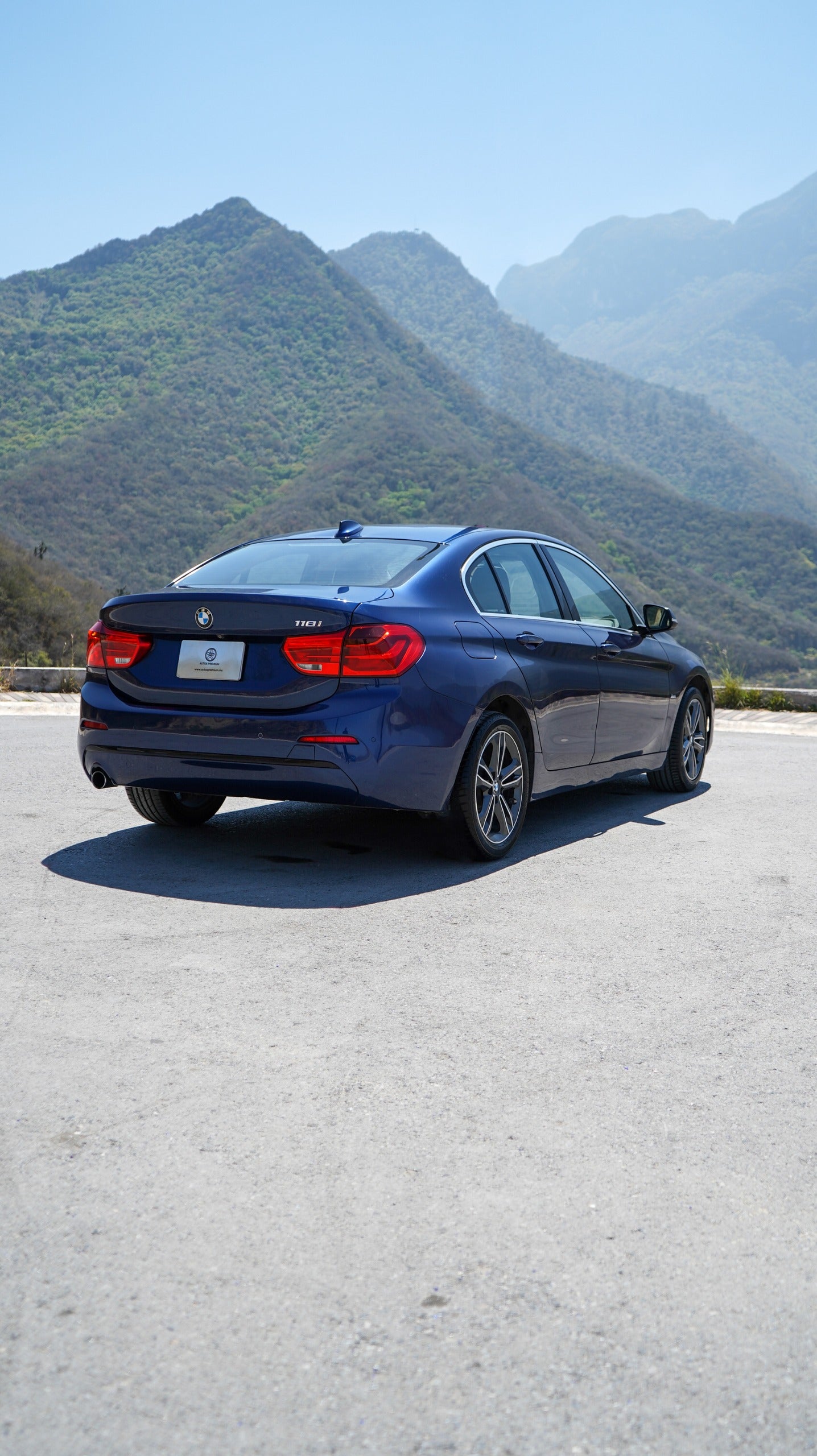 BMW Serie 1 Sedán 118i 2019