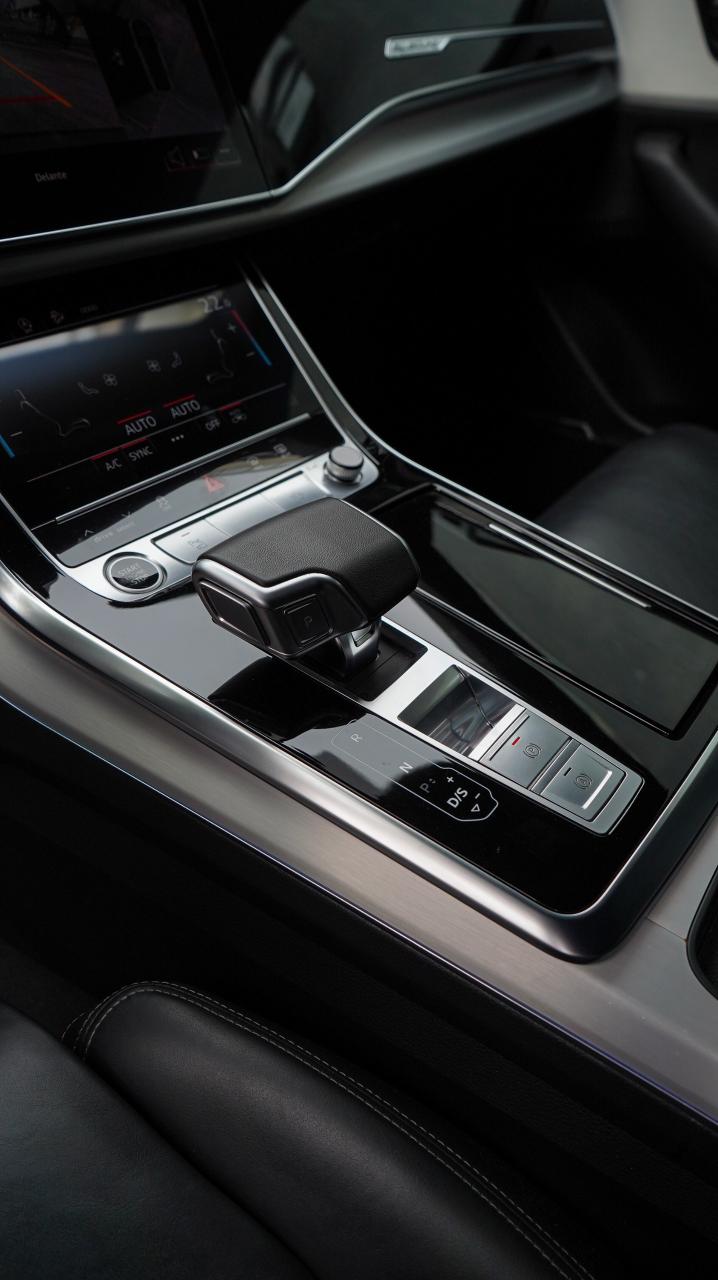 Audi Q8 S line 2025