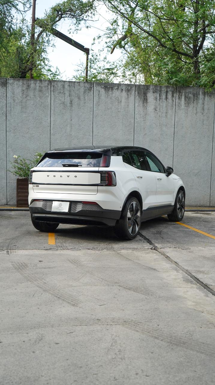 Volvo EX30 Ultra EV 69 kWh Aut 2025