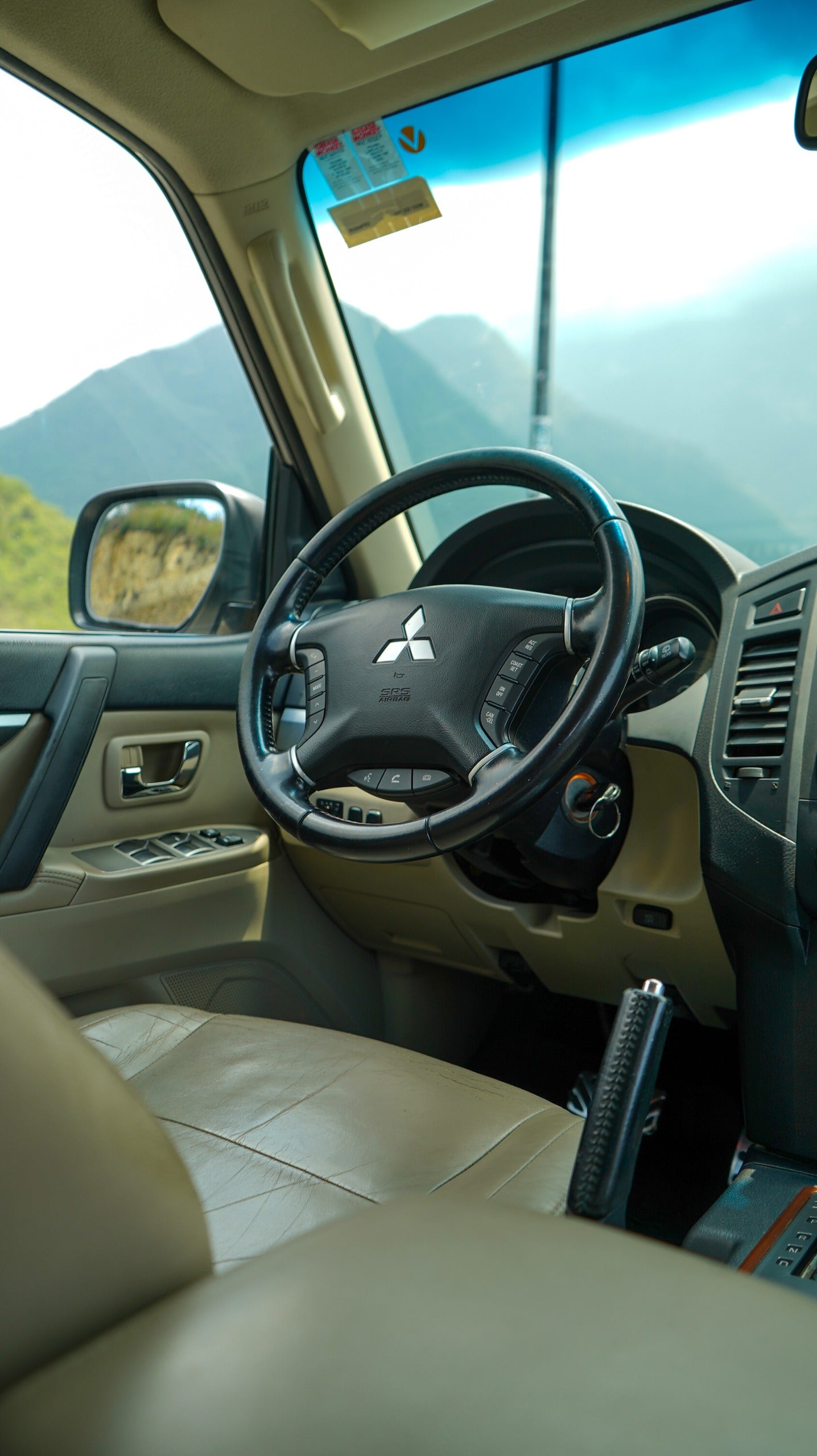 Mitsubishi Montero Limited 4x4 2010