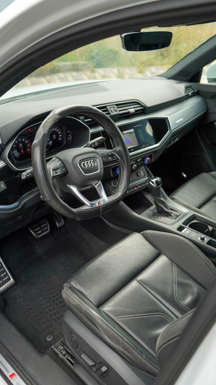 Audi Q3 SUV S line 2021