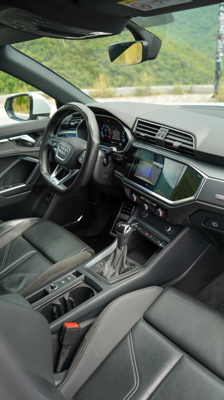 Audi Q3 SUV S line 2021