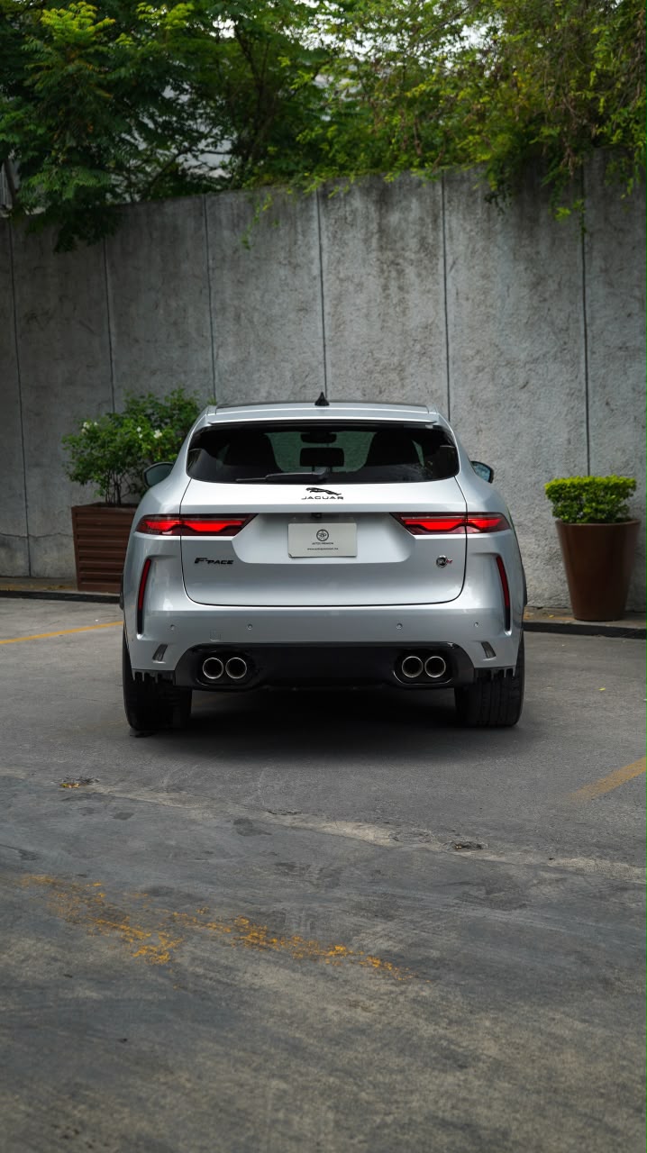 Jaguar F-PACE SVR 2022