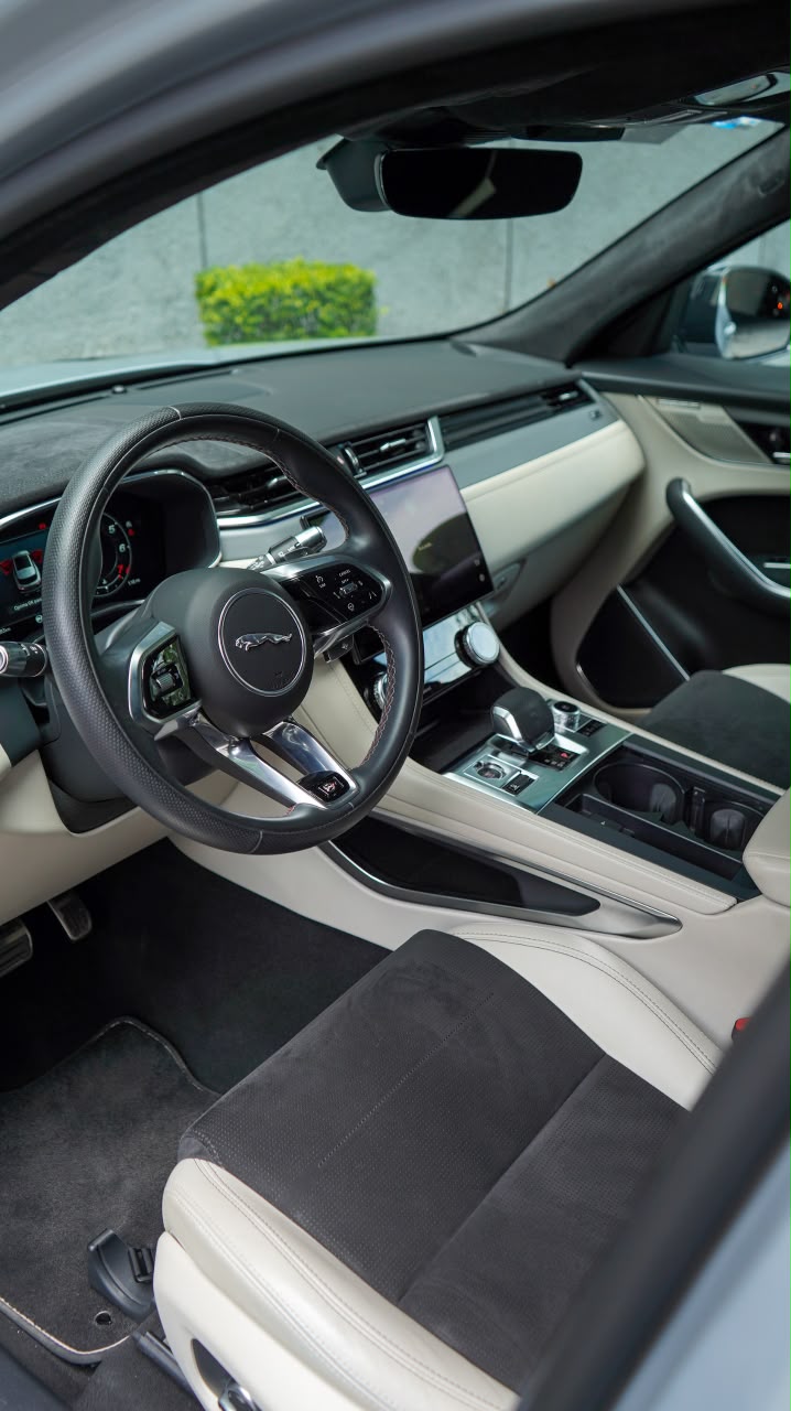 Jaguar F-PACE SVR 2022