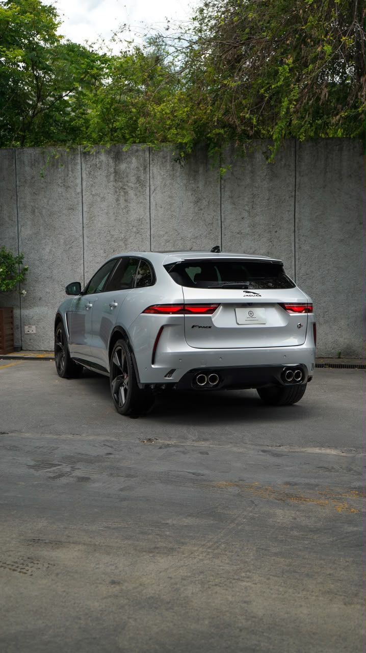 Jaguar F-PACE SVR 2022