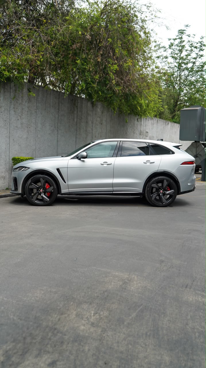 Jaguar F-PACE SVR 2022