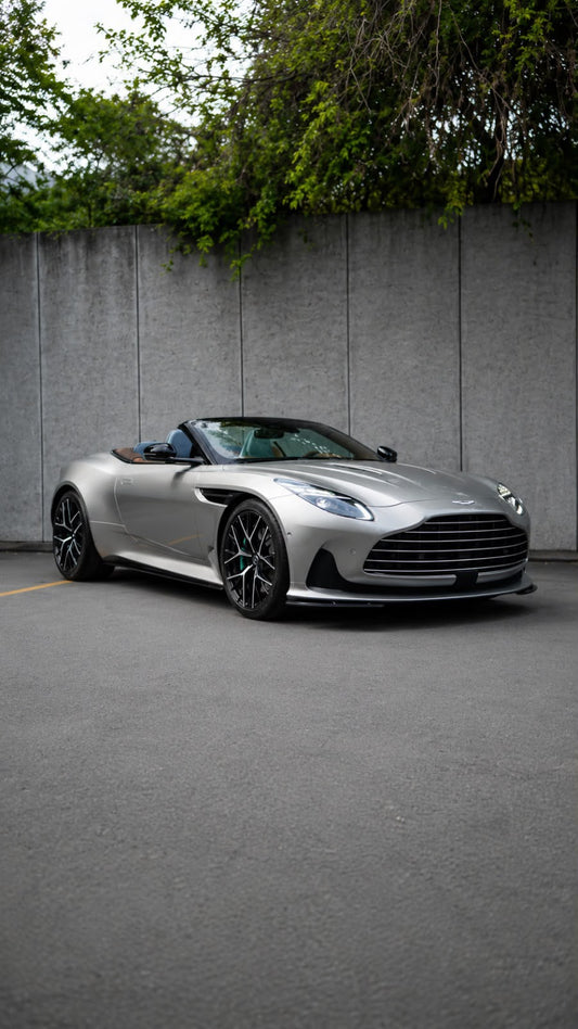 Aston Martin DB12 V8 2025