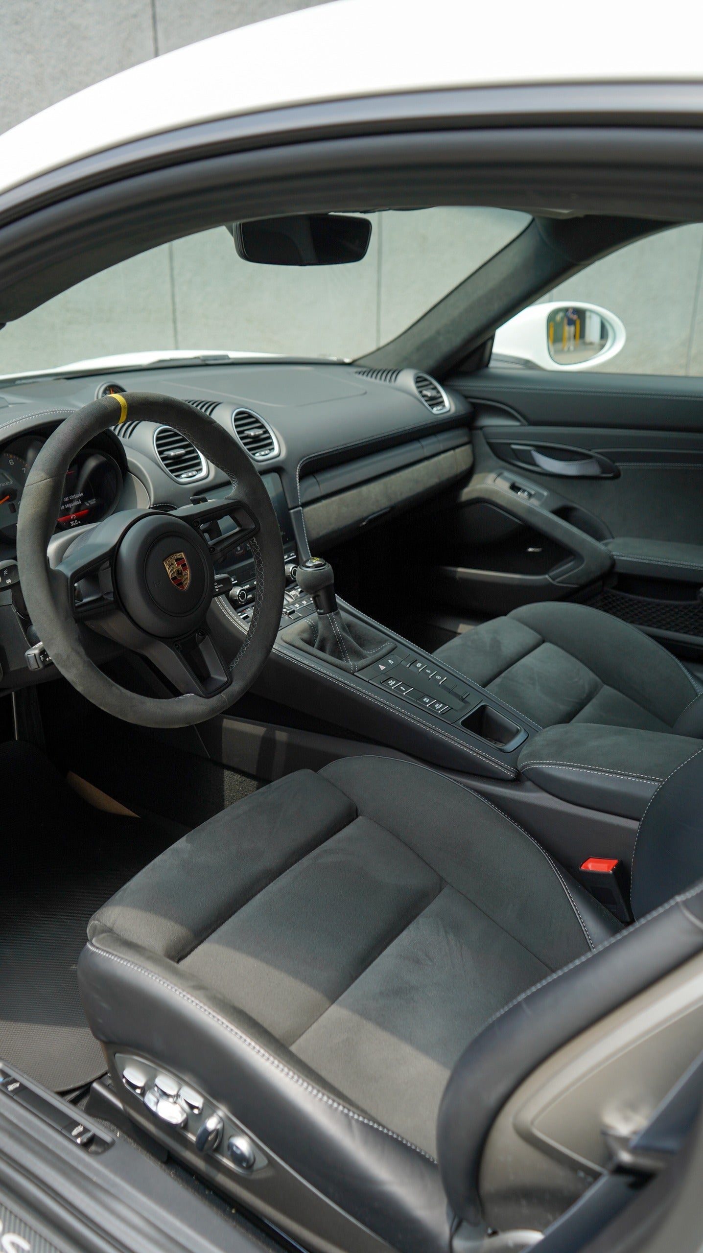 Porsche 718 Cayman GT4 RS 2025
