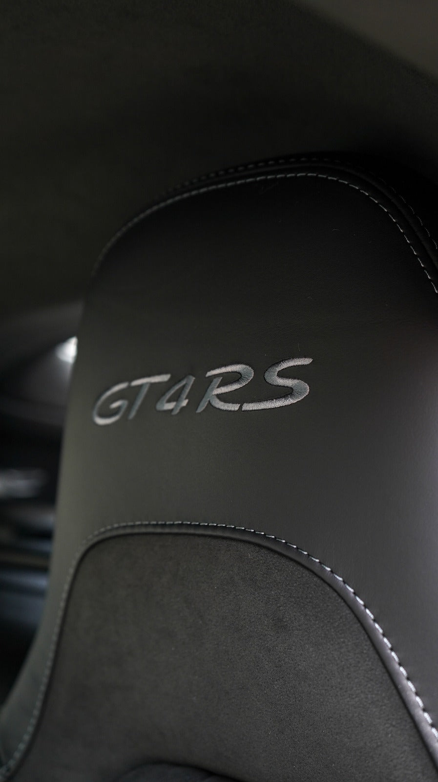 Porsche 718 Cayman GT4 RS 2025