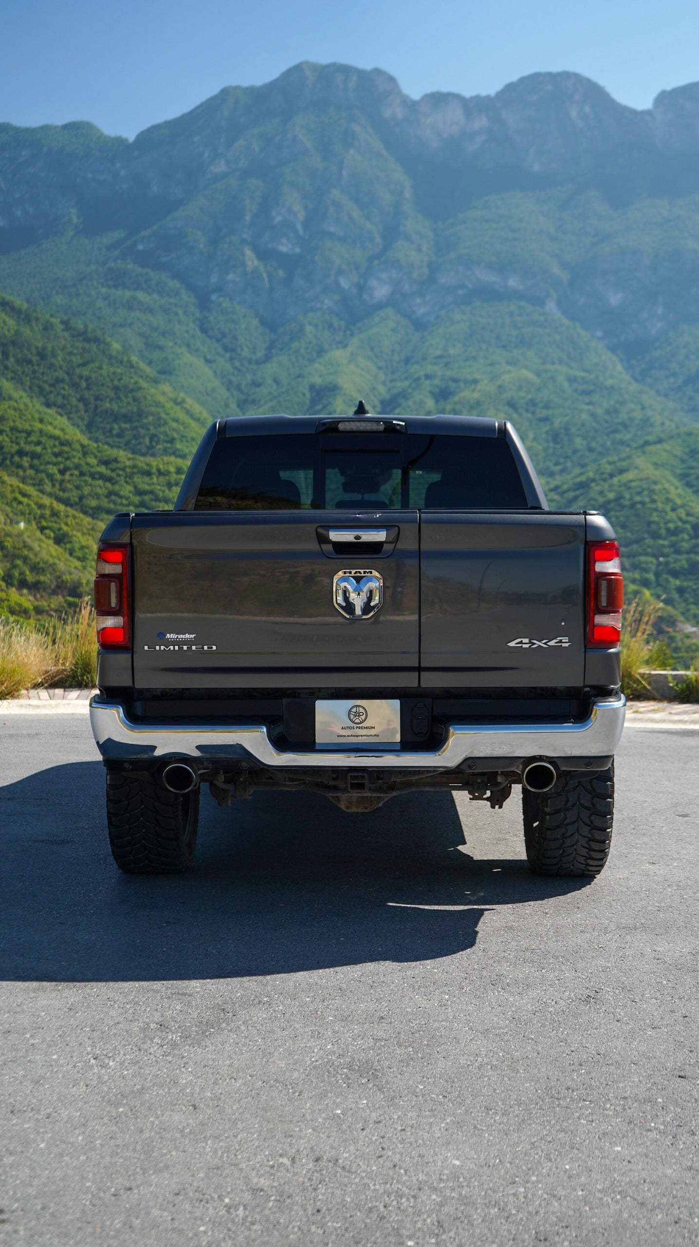 RAM 1500 Limited Crew Cab 5.7 V8 HEMI eTorque 4x4 2021