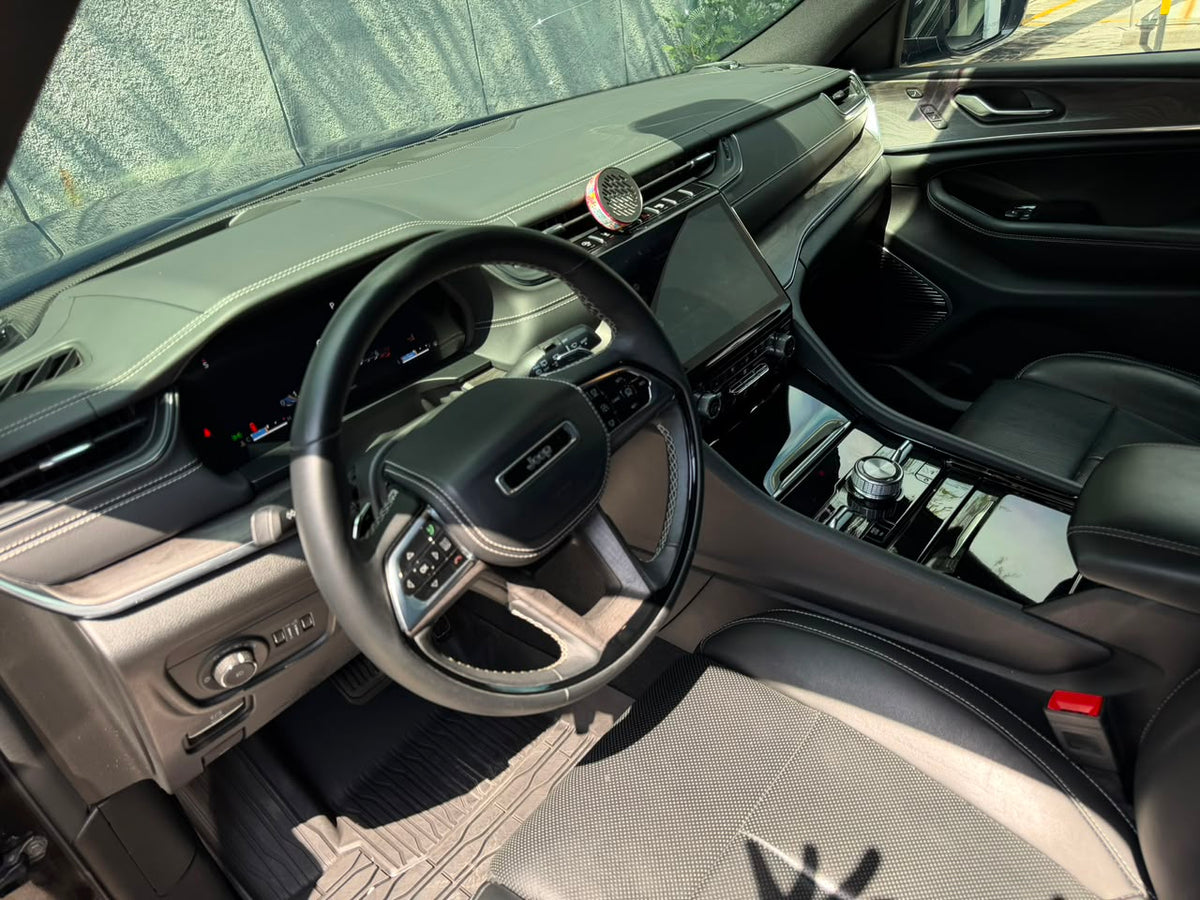Jeep Grand Cherokee Overland 2024