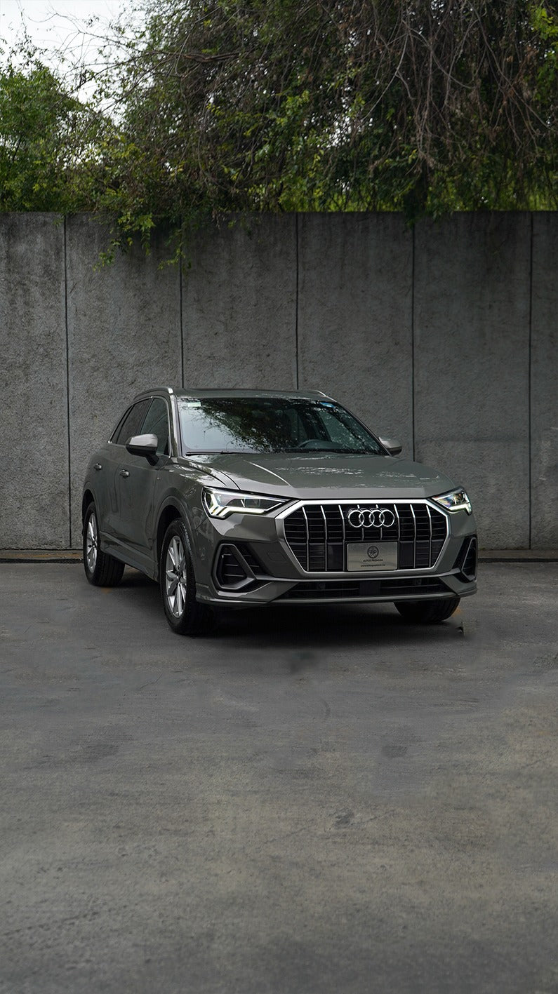 Audi Q3 SUV S line 2024