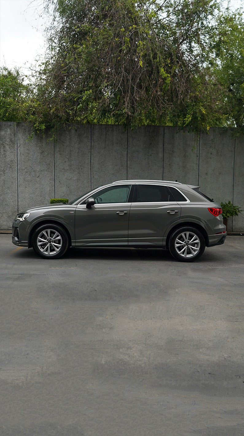 Audi Q3 SUV S line 2024