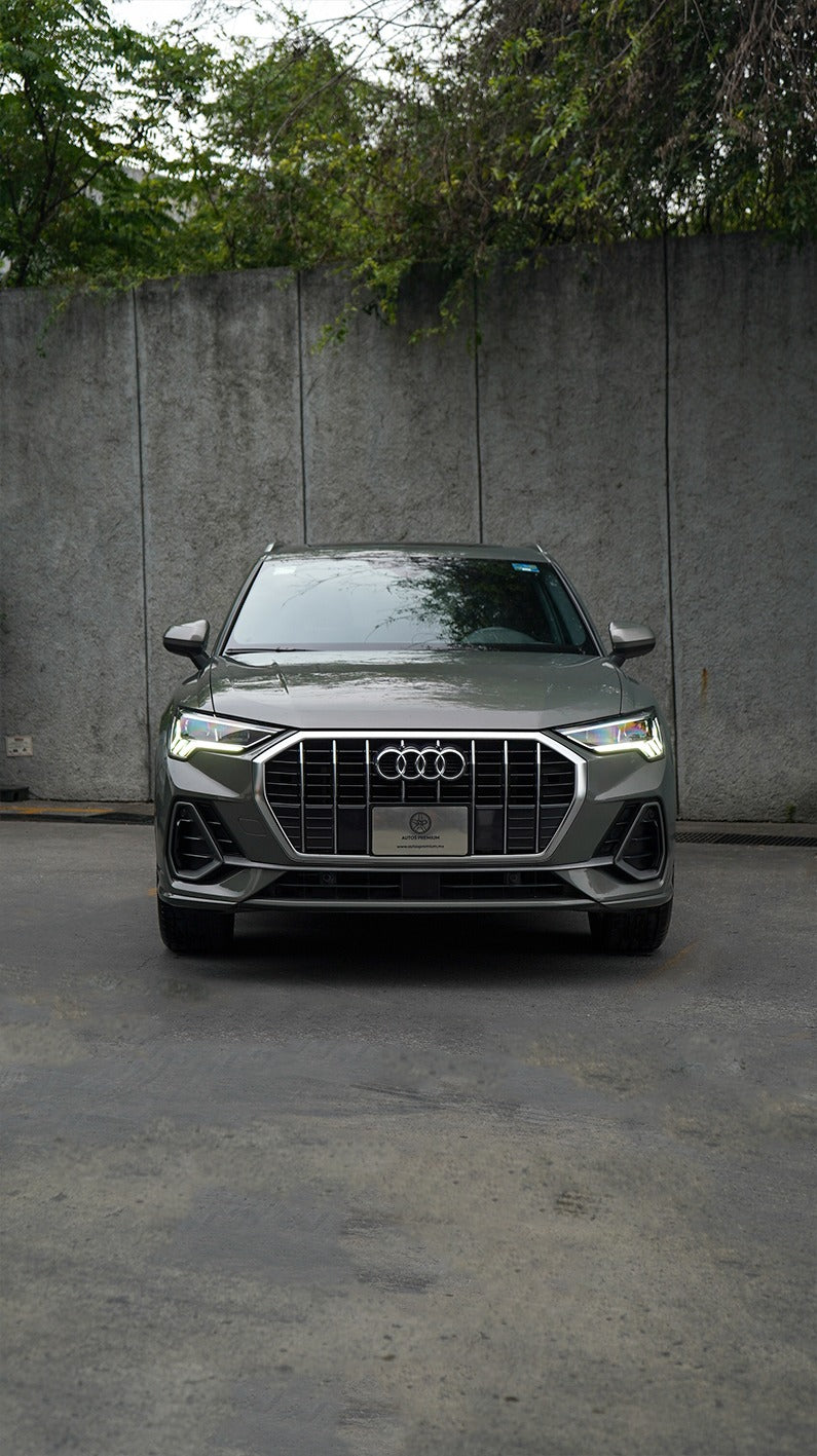 Audi Q3 SUV S line 2024