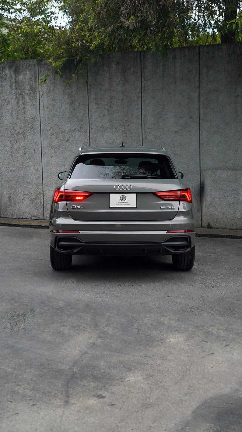 Audi Q3 SUV S line 2024