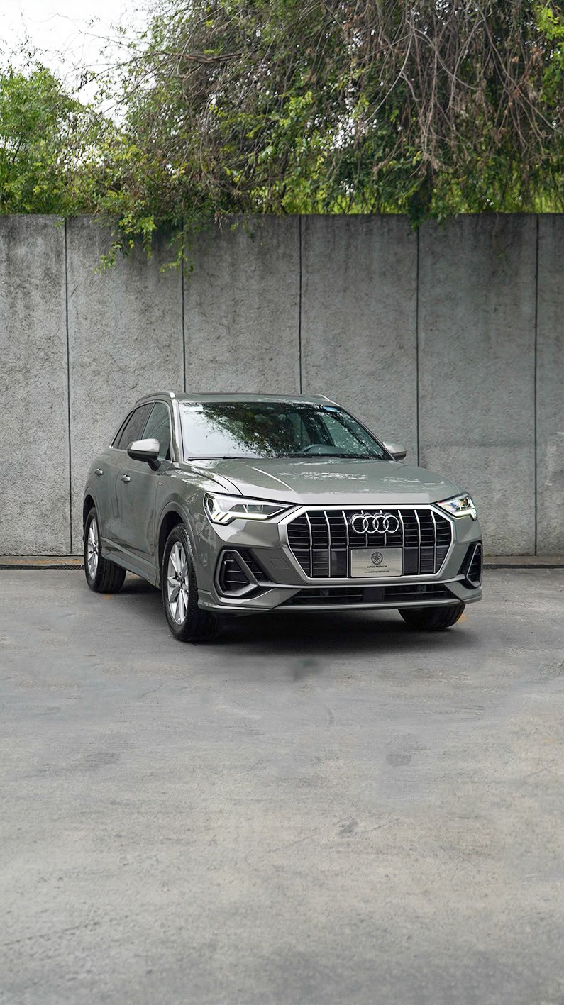 Audi Q3 SUV S line 2024