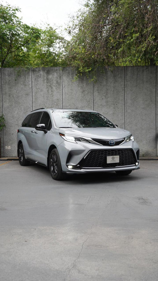 Toyota Sienna XSE HEV 2024
