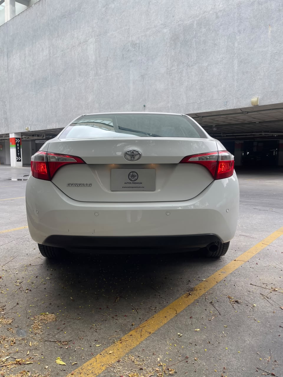 Toyota Corolla XLE 2016